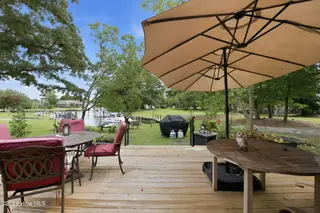 1210 Pelican Drive, New Bern, NC 28560 – photo 3: Waterfront entertaining is easy here