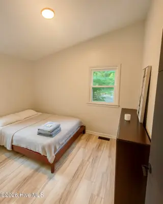 442 Cape Fear Boulevard, Wilmington, NC 28401 — 3-bedroom home in South Wilmington Place, Wilmington, NC, photo 7 of 16: IMG_1575