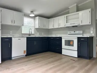 996 Arvida Spur Road, Rocky Point, NC 28457 – photo 2: kitchen
