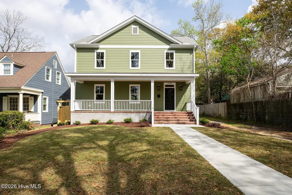 1407 Chestnut Street, Wilmington, NC 28401 – photo 1 of 31: Chestnut1407-1FJenL33A0602 copy