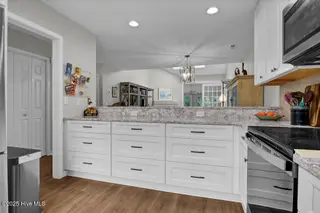 6012 Inland Greens Drive, Wilmington, NC 28405 – photo 12: Kitchen