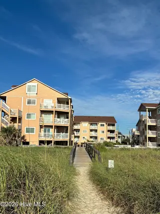 1101 Lake Park Boulevard S C2, Carolina Beach, NC 28428 — 2-bedroom condo in Sand Pebbles Condominium, Carolina Beach, NC, photo 5 of 7: IMG_1906