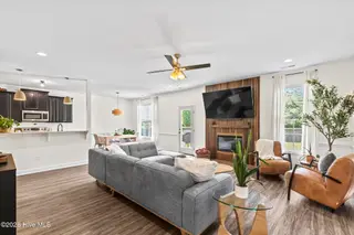 231 Holly Grove Court E, Jacksonville, NC 28540 – photo 6: Living Room