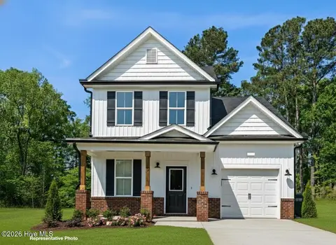 13 W Coulter Court, Selma