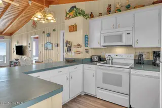 1011 W Beach Drive, Oak Island, NC 28465 – photo 18: 9102693334