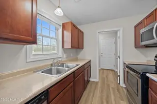 115 Laredo Drive, Jacksonville, NC 28540 – photo 12: 18-web-or-mls-115 Laredo Dr. 39