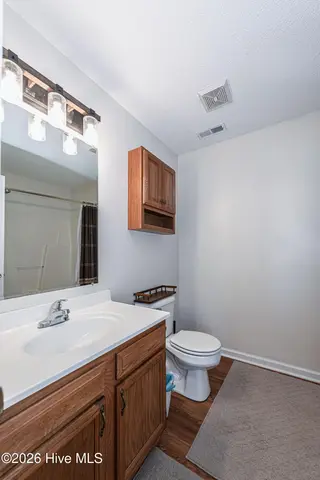319 Riggs Road, Hubert, NC 28539 – photo 24: Hallway full bathroom