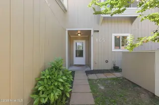 165 Quarterdeck, New Bern, NC 28562 – photo 2: Front Entry
