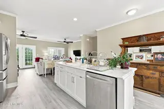 1800 Bay Street 206, Morehead City, NC 28557 – photo 22: 36-web-or-mls-1800 Bay St 206 - 067