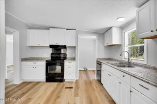 190 Bellhammon Forest Drive, Rocky Point, NC 28457 – photo 13: 28-IMG_0084