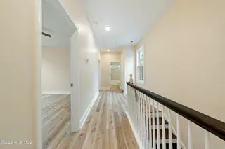 509 S 5th Avenue, Wilmington, NC 28401 – photo 22: Upstairs Landing