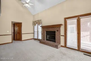 3325 Amber Drive, Wilmington, NC 28409 – photo 20: Amber3325-6LRshaneL33A9625-CR2