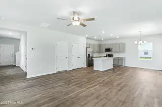 607 S Squires Run Lane, Richlands, NC 28574 – photo 8: Living Room