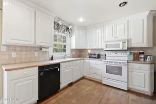 4909 Hermitage Road, Trent Woods, NC 28562 – photo 12: Kitchen