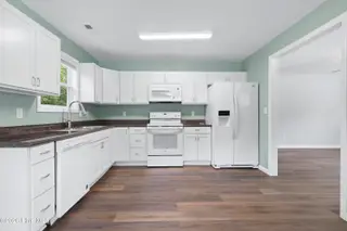 629 Walnut Drive, Jacksonville, NC 28540 – photo 10: 10