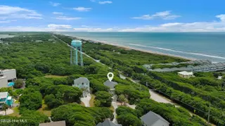 102 Sandpiper Lane, Indian Beach, NC 28512 – photo 2: Stunning home in Indian Beach