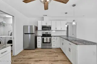 4516 Castle Hayne Road, Castle Hayne, NC 28429 — 2-bedroom home, Castle Hayne, NC, photo 11 of 44: 4516CastleHayneRoad-10