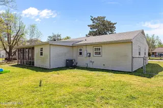17 Walnut Drive, Jacksonville, NC 28546 – photo 8: 51-web-or-mls-17 Walnut Dr. 111