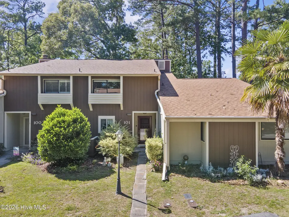 101 Quarterdeck, New Bern, NC 28562 – photo 1 of 26: 1_dji_0133