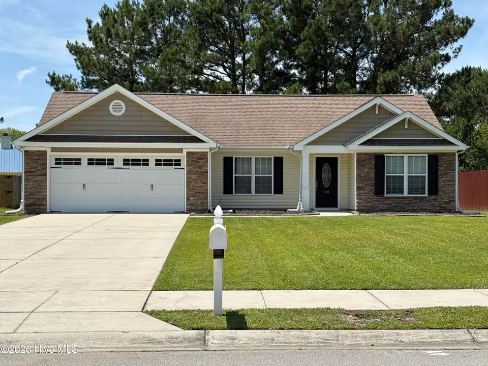 210 Jasmine Lane, Jacksonville, NC 28546 – photo 1 of 52: 210 Jasmine FoH