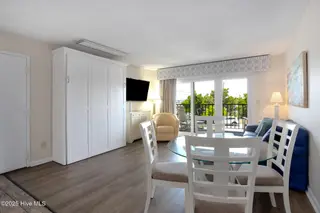 104 S Lumina Avenue Unit 103, Wrightsville Beach, NC 28480 — 1-bedroom condo in Summer Sands Condominiums, Wrightsville Beach, NC, photo 8 of 20