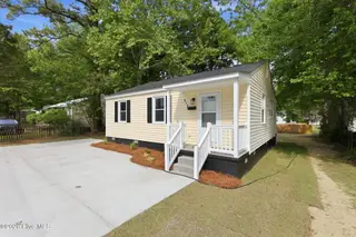 910 Simmons Street, New Bern, NC 28560 – photo 4: 5-web-or-mls-0C0A5147 - Copy