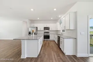 215 Lake Tyler Drive, New Bern, NC 28560 – photo 16: 33-web-or-mls-DSC_5481_edit