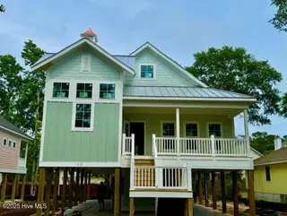 168 NE 31st Street, Oak Island, NC 28465 – photo 2: thumbnail_IMG_9273