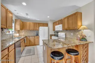 7818 Cypress Island Drive, Wilmington, NC 28412 — 3-bedroom home in Cypress Island, Wilmington, NC, photo 7 of 55: 005_img_5831_831