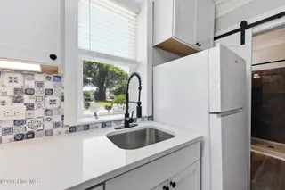 501 N 11th Street, Morehead City, NC 28557 – photo 8: Kitchen