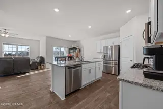 714 Lake Tyler Drive, New Bern, NC 28560 – photo 16: 30-web-or-mls-DSC_8703