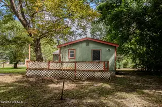 409 S Bodenheimer Street, Burgaw, NC 28425 — 3-bedroom home, Burgaw, NC, photo 24 of 33: 24-web-or-mls-409 S Bodenheimer St-124