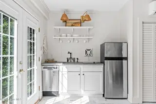 1711 Princess Street, Wilmington, NC 28405 – photo 11: 113-web-or-mls-CAMMediaLLC.com 1711-15