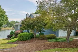 4 Westlake Pointe Drive, Pinehurst, NC 28374 — 3-bedroom home in Westlake Pointe, Pinehurst, NC, photo 7 of 27: westlakeside