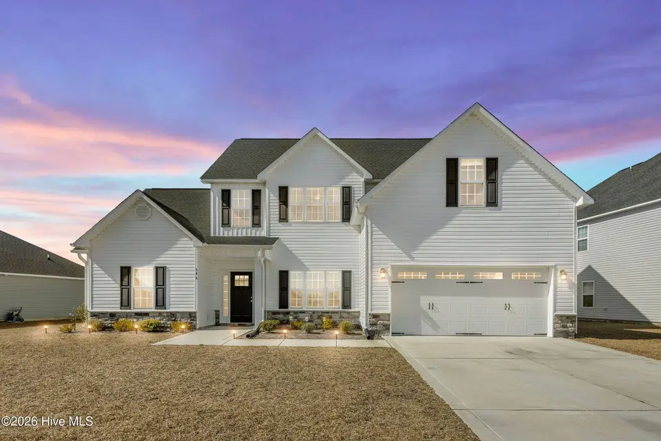 646 Indigo Johnston Drive, Jacksonville, NC 28546 – photo 1 of 54: 1_virtual twilight