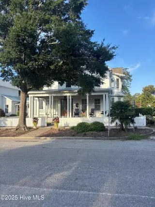 111 N Caswell Avenue, Southport, NC 28461 – photo 3: IMG_3459