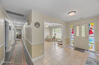 1104 Longview Drive, New Bern, NC 28562 — 3-bedroom home in Sherwood Forest, New Bern, NC, photo 11 of 53: 49-web-or-mls-0C0A8775