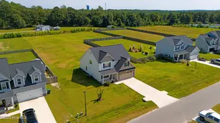 107 Peletier Shores Drive, Peletier, NC 28584 – photo 4: Gorgeous home in Peletier Shores