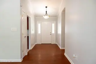 803 Mandarin Trail, Jacksonville, NC 28540 — 3-bedroom home in Mallard Creek, Jacksonville, NC, photo 3 of 36: Entryway