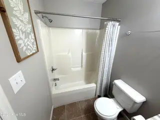 1804 Summerhaven Drive A, Greenville, NC 27858 — 3-bedroom townhome in Summerhaven, Greenville, NC, photo 24 of 44: Bathroom 2