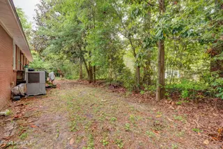 2128 Yaupon Drive, Wilmington, NC 28401 — 3-bedroom home in Greenfield Lake Estates, Wilmington, NC, photo 3 of 22: 2128YauponDrive-3