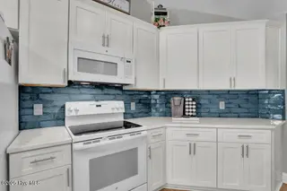 1031 Washington Acres Road, Hampstead, NC 28443 — 3-bedroom home in Washington Acres, Hampstead, NC, photo 15 of 56