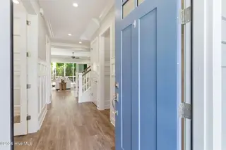 7204 Winchester Terrace, Wilmington, NC 28405 — 4-bedroom home in Landfall, Wilmington, NC, photo 2 of 60: 17-web-or-mls-dsc07887