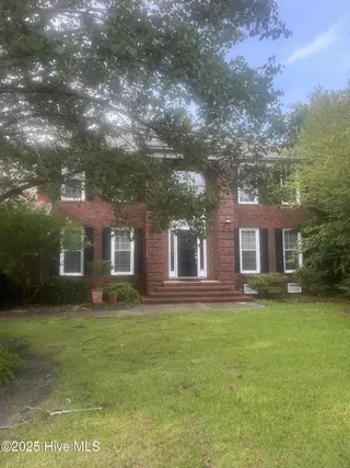 3300 Upton Court, Wilmington, NC 28409 — 5-bedroom home in Woodberry Forest, Wilmington, NC, photo 1 of 39: front