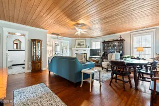 1017 N Lord Street, Southport, NC 28461 – photo 9: living room 1