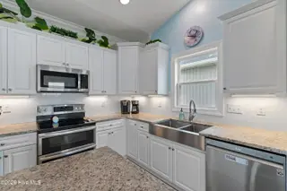 115 Deal Drive, Holden Beach, NC 28462 — 5-bedroom home in Deal, Holden Beach, NC, photo 15 of 70: 115DealDr - 53