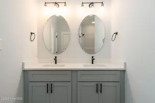 143 Laura Drive, New Bern, NC 28562 – photo 18: Primary Bathroom