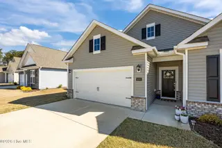 6005 Bayberry Park Drive, New Bern, NC 28562 – photo 4: 4-web-or-mls-0C0A6027