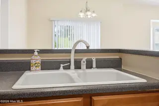1115 Turtle Creek Road H, Greenville, NC 27858 – photo 15: 22-web-or-mls-IMG_0311