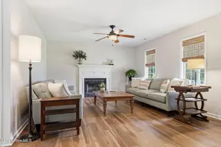 131 Silver Creek Drive, Swansboro, NC 28584 – photo 8: 17-web-or-mls-1S3A2582